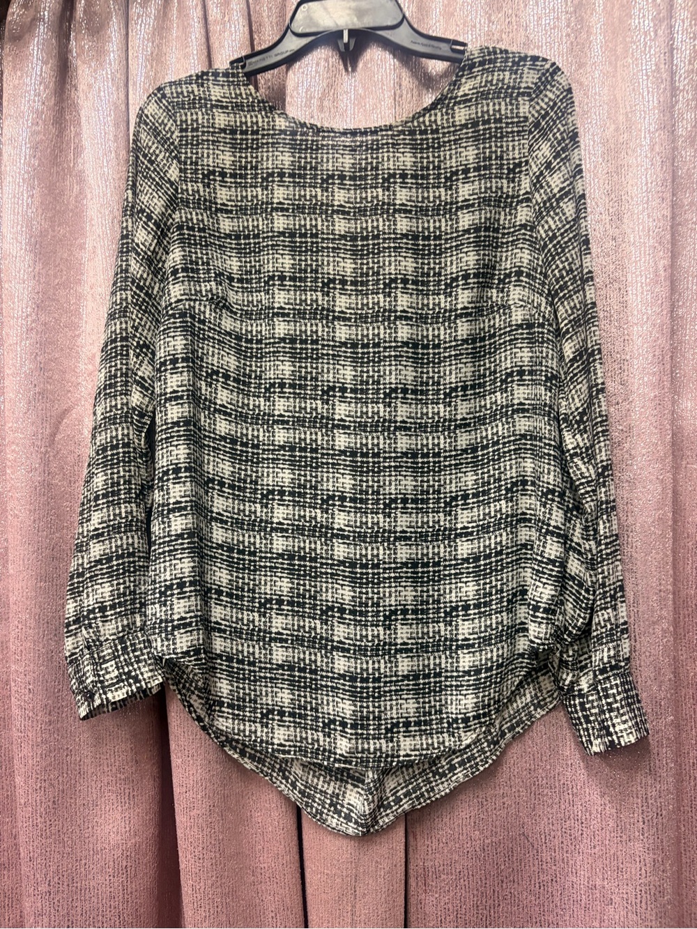 Rose & Olive Black and Cream Patterned Long-Sleeve Top
